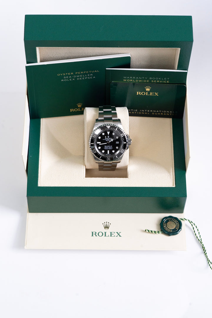 ROLEX SEA DWELLER BLACK 136660 NEW