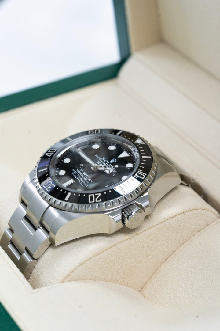 ROLEX SEA DWELLER BLACK 136660 NEW