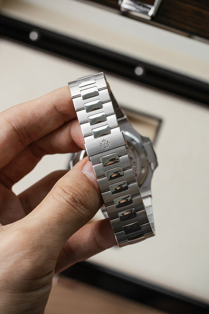 Patek Philippe 5711/112P-001 Platinum Nautilus Grey Dial Ruby Bezel