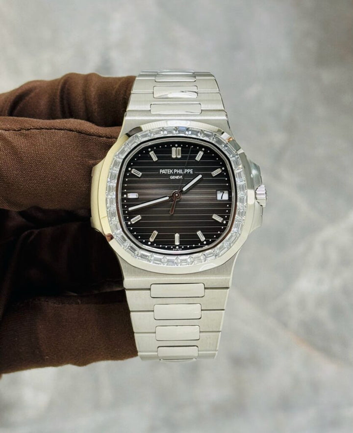 Patek Philippe Nautilus 5711/110P-001 Platinum Grey Diamond Baguette Dial Diamond Baguette Bezel